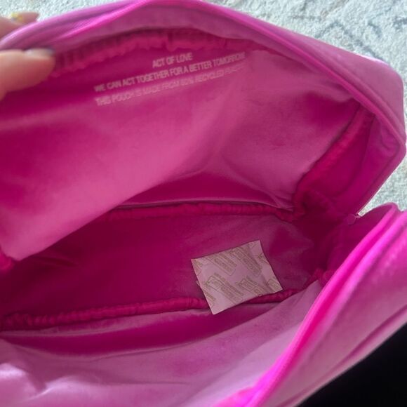 NWOT Valentino Beauty Soft Pouch Bag - Picture 6 of 9